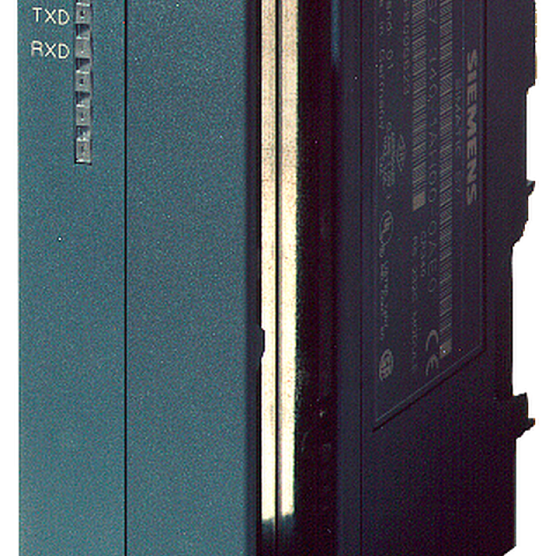 نمای نزدیک از یک دستگاه کوچک مشکی و صنعتی با یک قاب فلزی