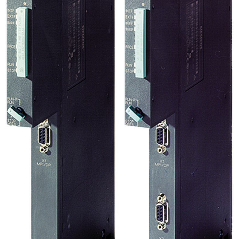 دو دستگاه الکترونیکی مشکی با یک نمایشگر در هر طرف