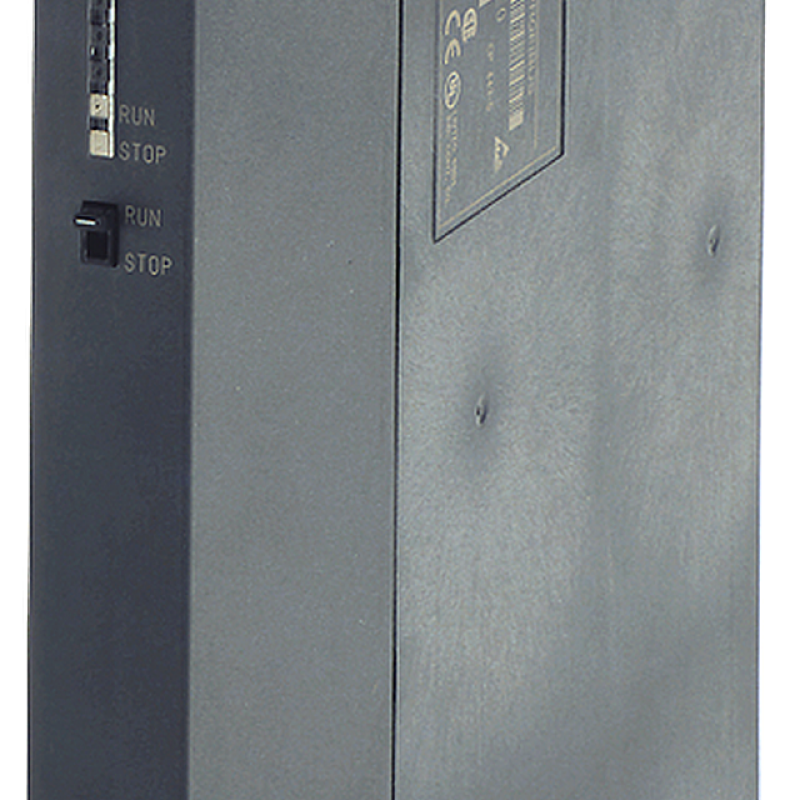 نمای نزدیک از یک محفظه فلزی با یک پورت