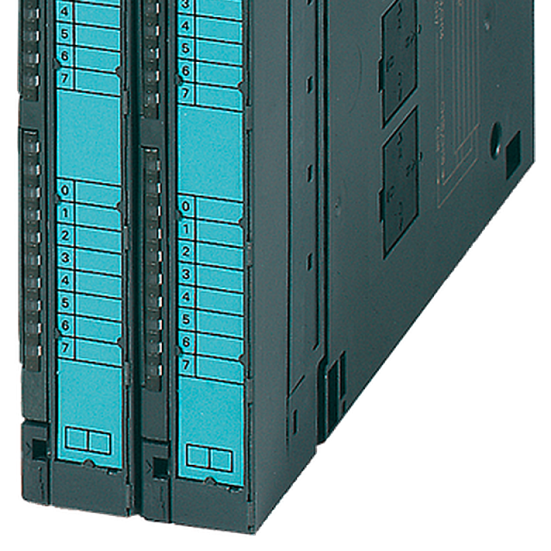 کلوزآپ از یک سرور سه لایه با پنل های آبی