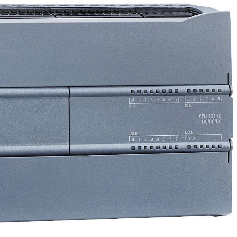 نمای نزدیک از یک دستگاه سه فاز با پس زمینه سفید