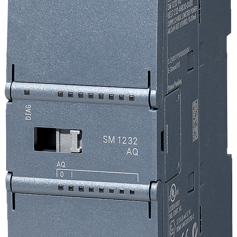 نمای نزدیک از یک واحد منبع تغذیه سه فاز با یک خروجی