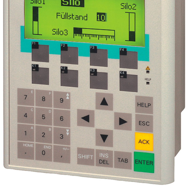 نمای نزدیک از یک کنترل پنل با صفحه سبز