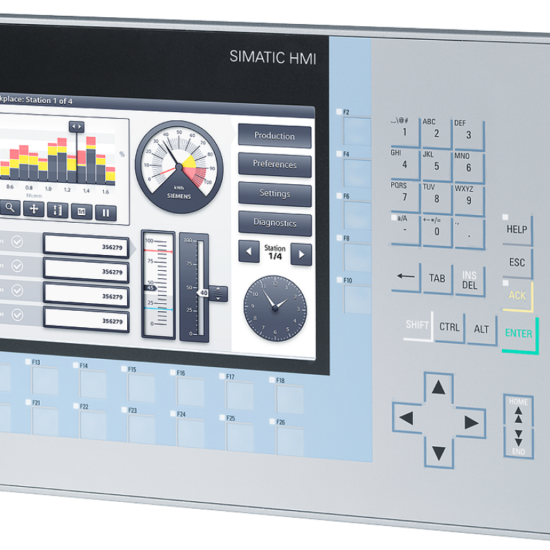 نمای نزدیک از یک کنترل پنل با ساعت و کامپیوتر