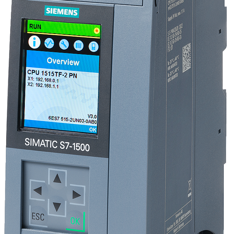 نمای نزدیک از یک کنترل پنل با نمایشگر دیجیتال