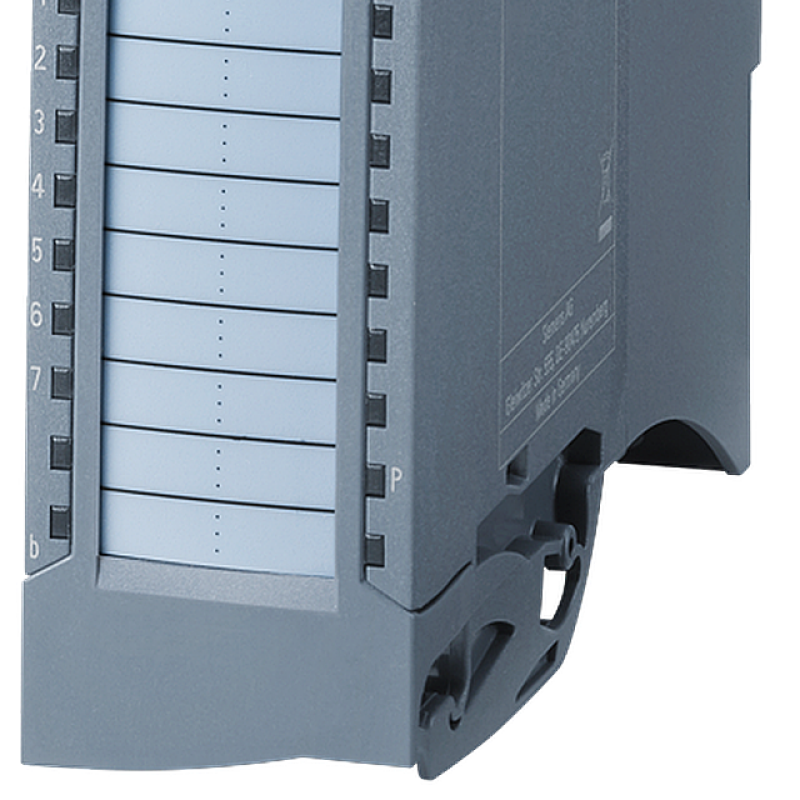 نمای نزدیک از یک درایو کامپیوتر با پس زمینه سیاه