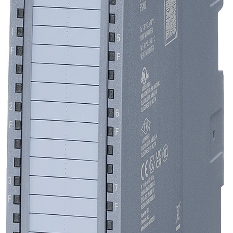 نمای نزدیک از یک واحد منبع تغذیه کامپیوتر با پس زمینه سیاه