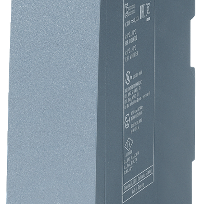 نمای نزدیک از یک منبع تغذیه با پس زمینه سیاه