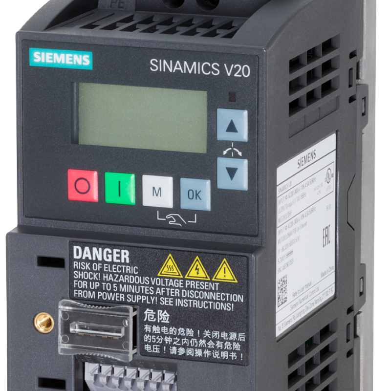 نمای نزدیک از یک کنترل پنل با نمایشگر دیجیتال
