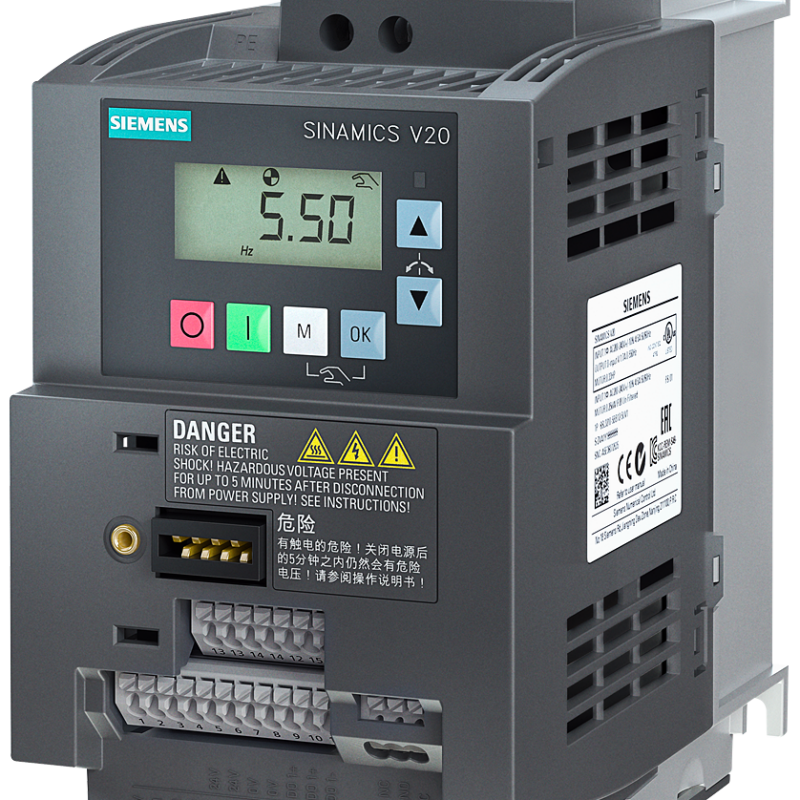 نمای نزدیک از یک کنترل پنل با نمایشگر دیجیتال
