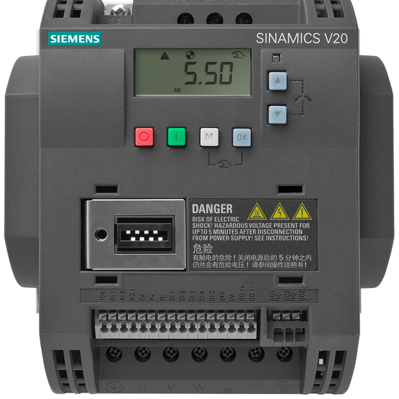نمای نزدیک از یک نمایشگر دیجیتال در کنترل پنل