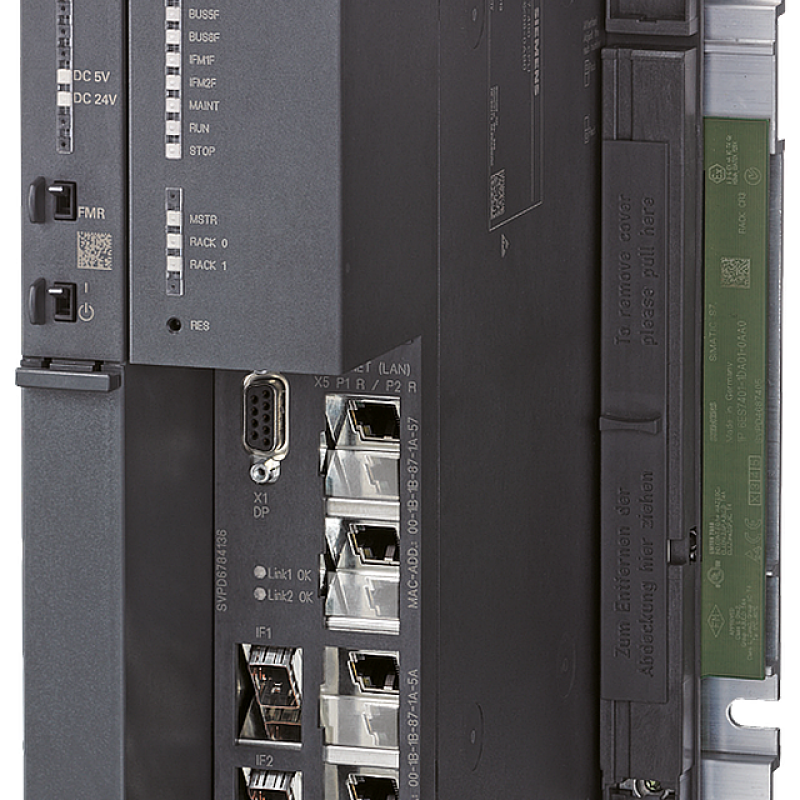 نمای نزدیک از یک سوئیچ روی صفحه سوئیچ با پس زمینه سیاه