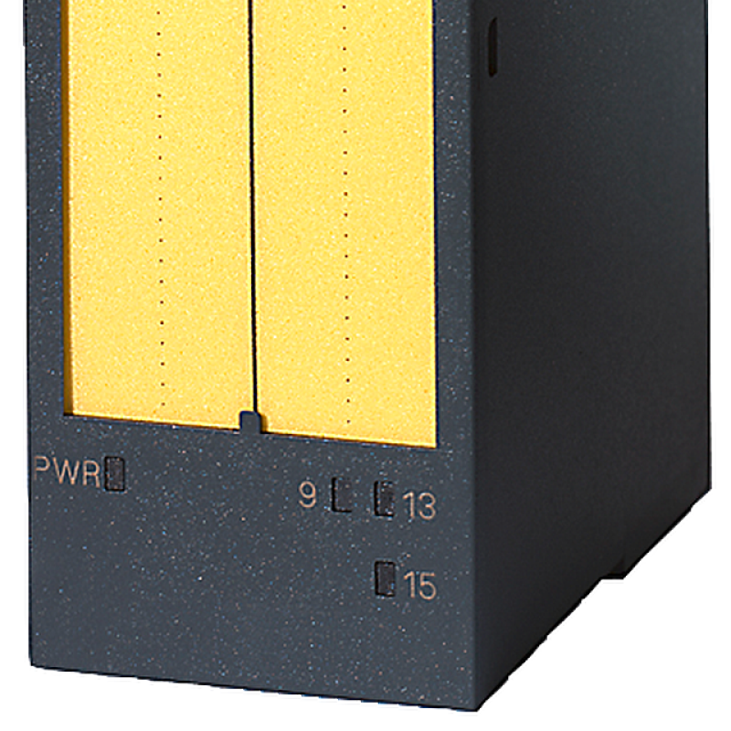 نمای نزدیک از یک جعبه زرد و سیاه با پایه سیاه